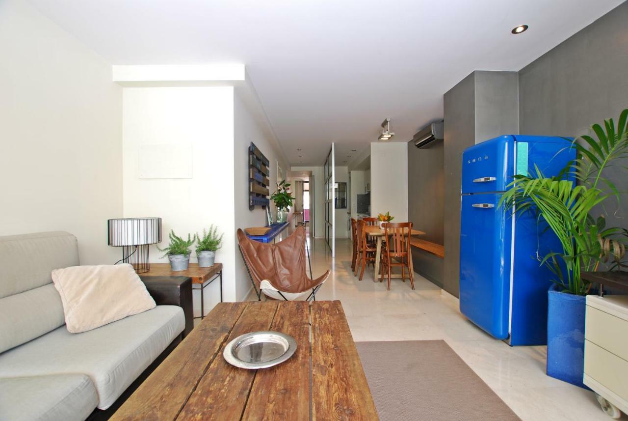 Blue Fridge Apartmen - Blue Fridge Apartmen - Ideal For Couples, Near Beach And Well Connected Lägenhet Vilassar De Mar Exteriör bild