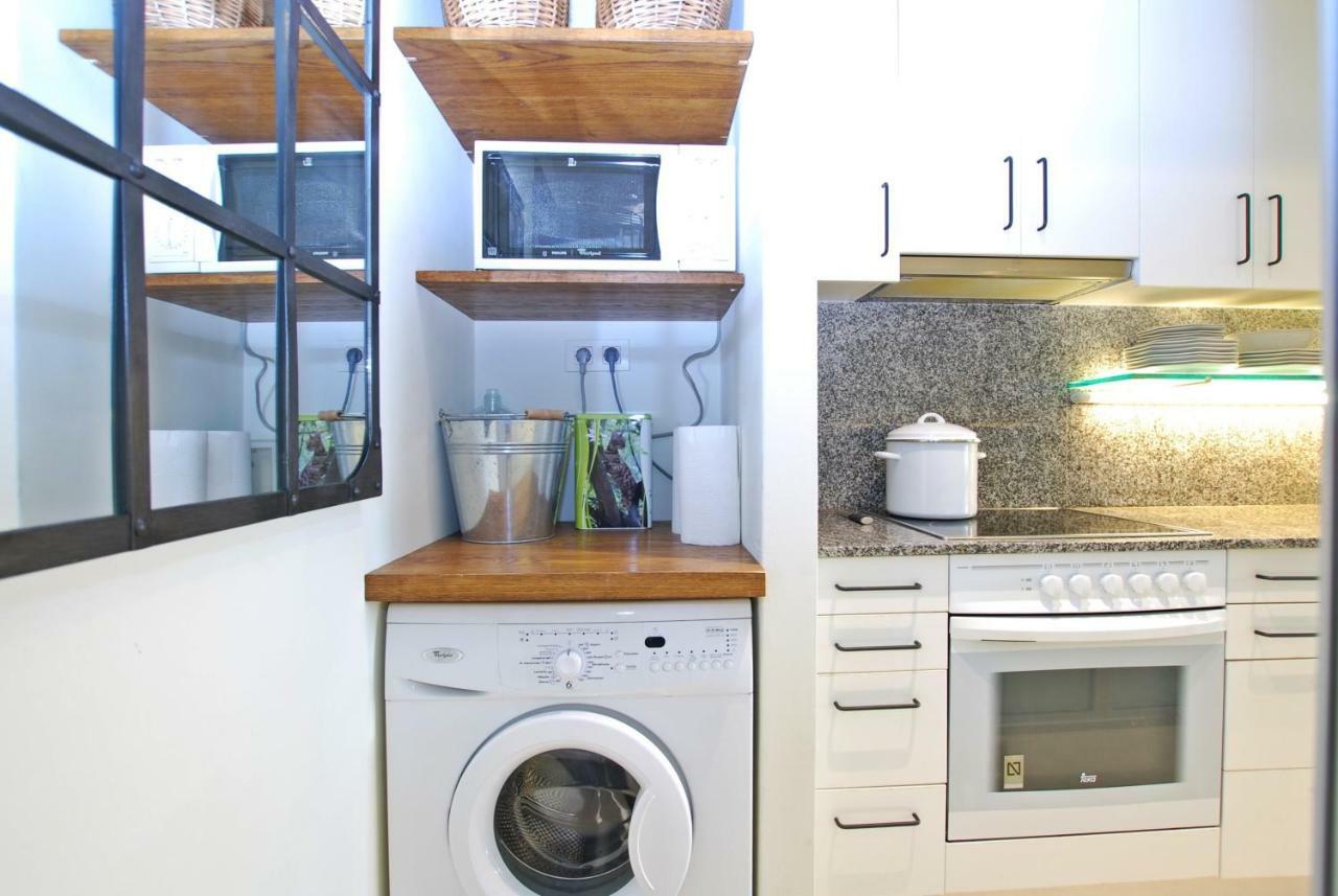 Blue Fridge Apartmen - Blue Fridge Apartmen - Ideal For Couples, Near Beach And Well Connected Vilassar De Mar Exteriör bild