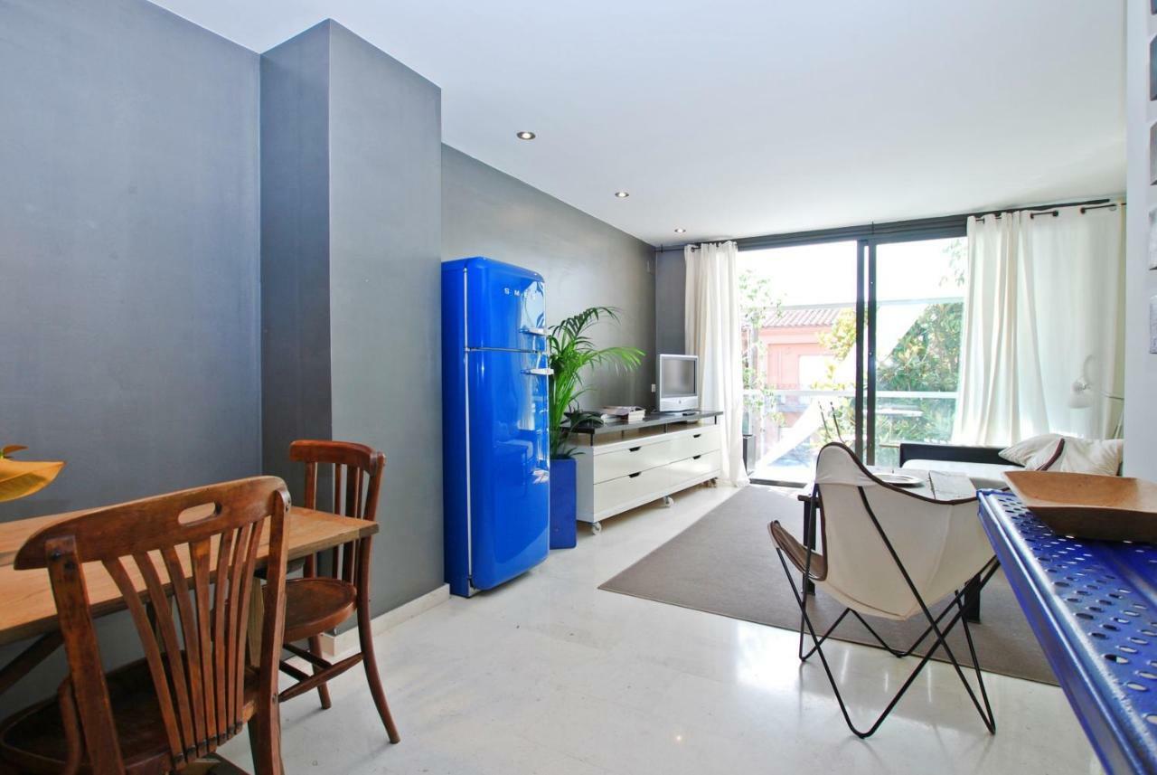 Blue Fridge Apartmen - Blue Fridge Apartmen - Ideal For Couples, Near Beach And Well Connected Lägenhet Vilassar De Mar Exteriör bild
