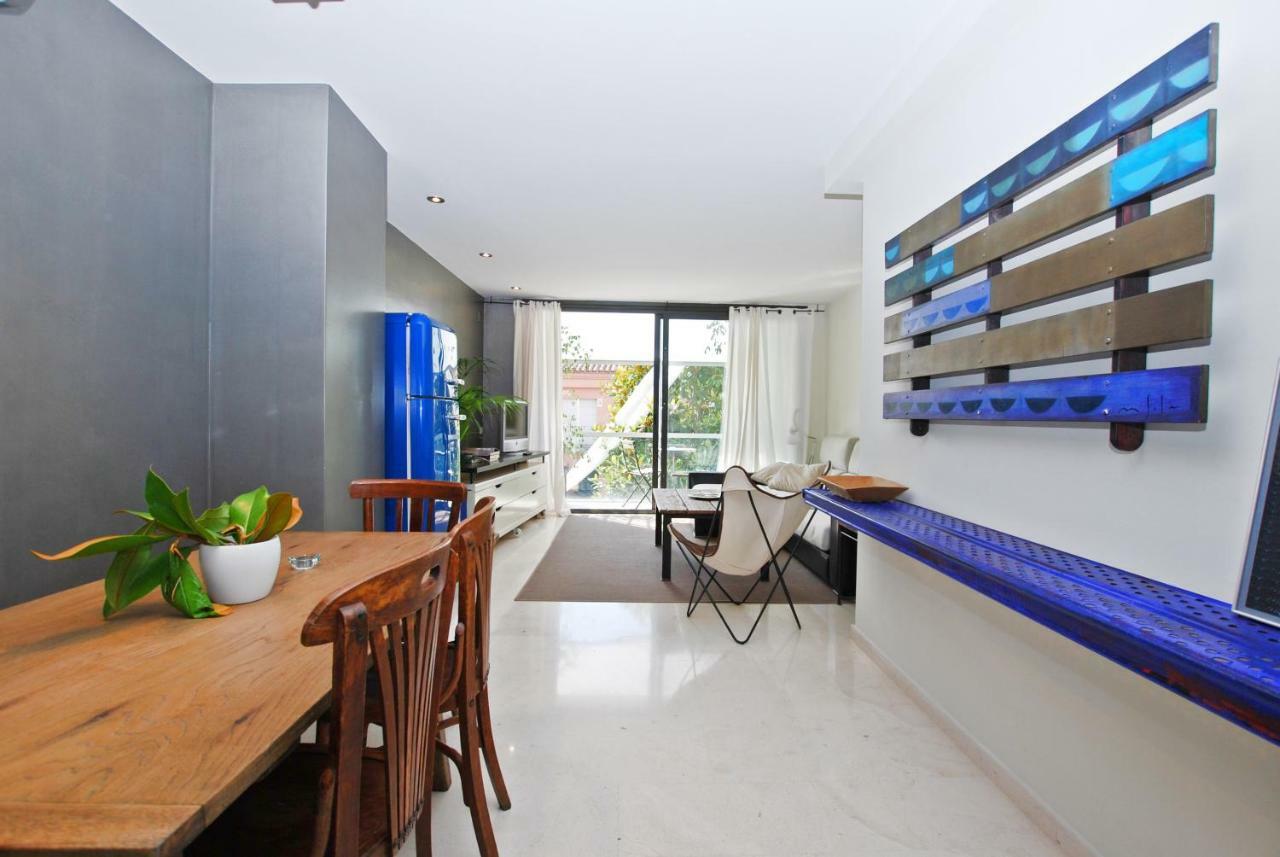 Blue Fridge Apartmen - Blue Fridge Apartmen - Ideal For Couples, Near Beach And Well Connected Lägenhet Vilassar De Mar Exteriör bild